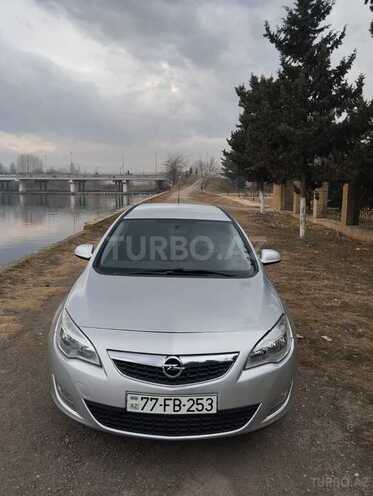 Opel Astra 2011, 215,000 km - 1.4 l - Qazax