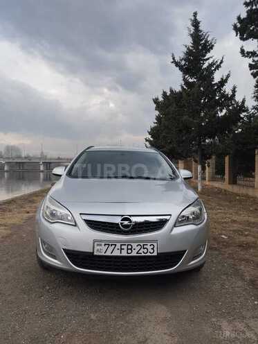 Opel Astra 2011, 215,000 km - 1.4 l - Qazax