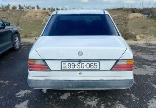 Mercedes E 250 1992, 699,000 km - 2.5 л - Bakı