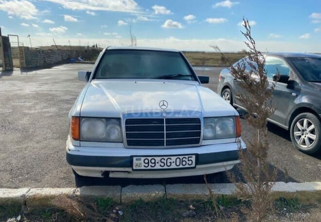 Mercedes E 250 1992, 699,000 km - 2.5 л - Bakı