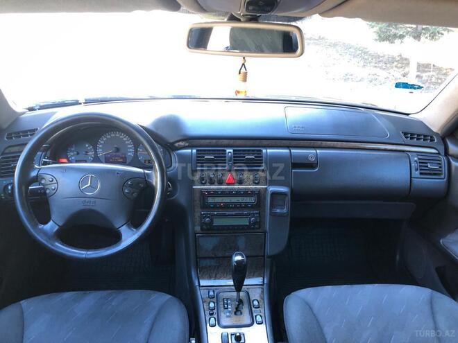 Mercedes E 270 2001, 364,217 km - 2.7 l - Bakı