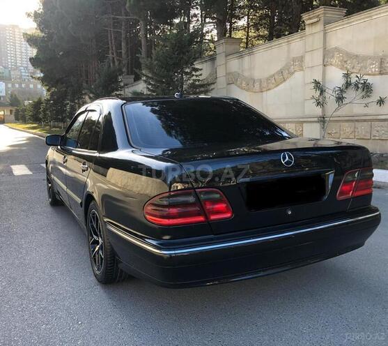 Mercedes E 270 2001, 364,217 km - 2.7 l - Bakı