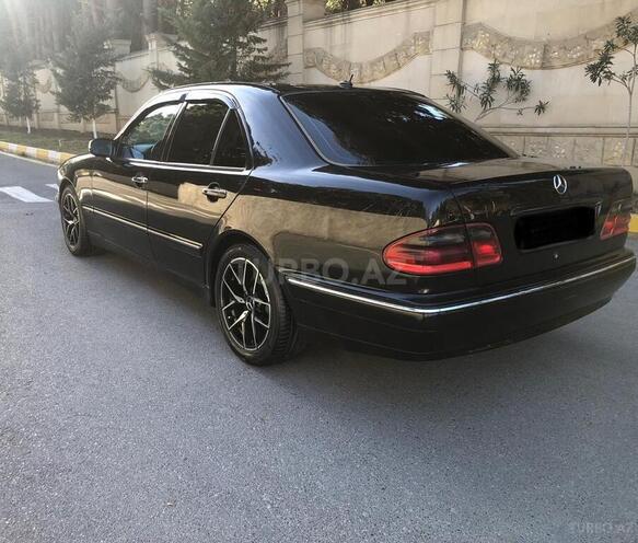 Mercedes E 270 2001, 364,217 km - 2.7 l - Bakı
