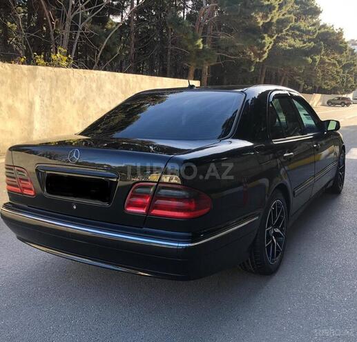 Mercedes E 270 2001, 364,217 km - 2.7 l - Bakı