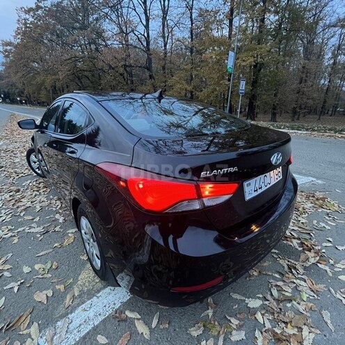 Hyundai Elantra 2016, 248,000 km - 1.8 l - Masallı