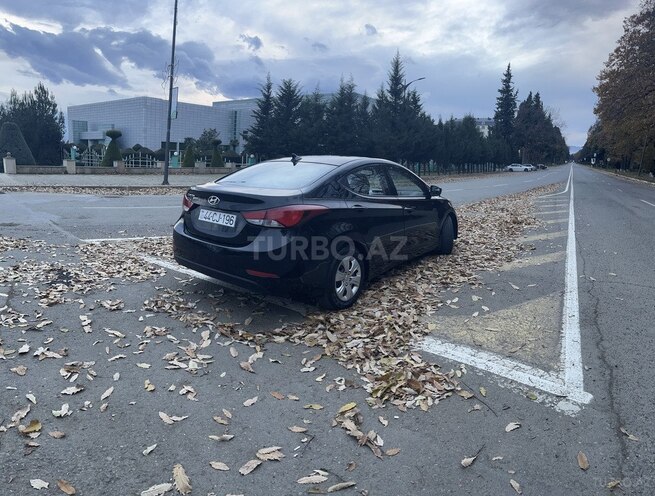 Hyundai Elantra 2016, 248,000 km - 1.8 l - Masallı