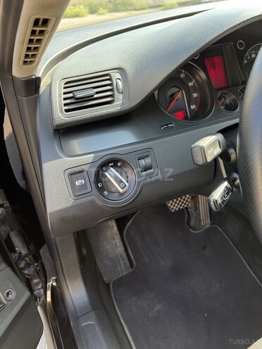 Volkswagen Passat 2006, 277,000 km - 2.0 l - Bakı