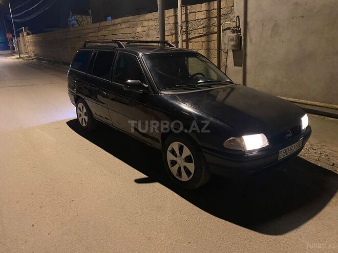 Opel Astra 1995, 330,000 km - 1.6 л - Bakı
