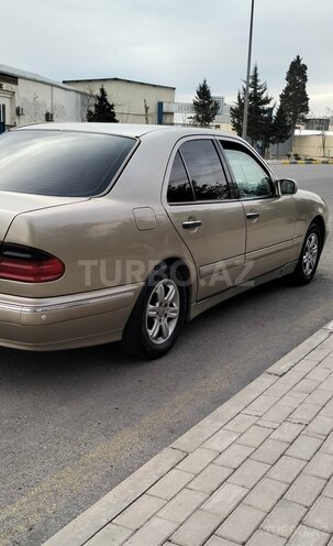 Mercedes E 240 1998, 301,000 km - 2.4 l - Bakı