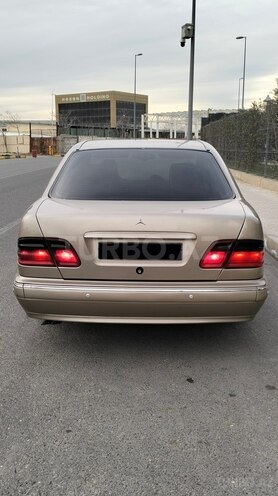 Mercedes E 240 1998, 301,000 km - 2.4 l - Bakı