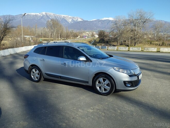 Renault Megane 2012, 327,482 km - 1.5 l - İsmayıllı