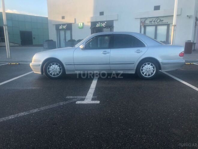 Mercedes E 240 2000, 245,000 km - 2.4 l - Bakı