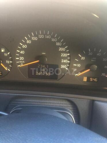 Mercedes E 240 2000, 245,000 km - 2.4 l - Bakı
