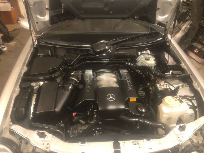 Mercedes E 240 2000, 245,000 km - 2.4 l - Bakı