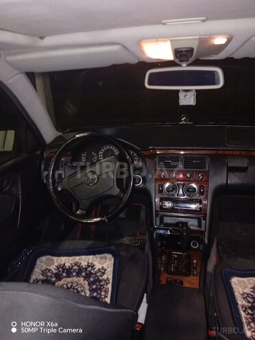 Mercedes E 280 1999, 390,000 km - 2.8 l - Bakı