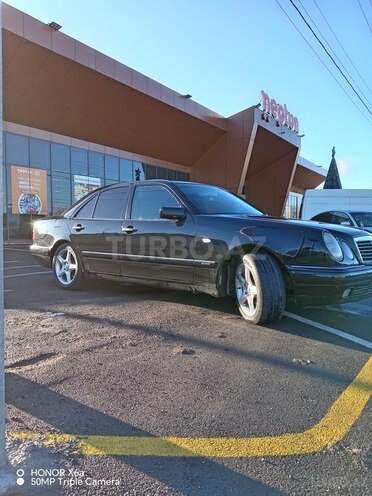 Mercedes E 280 1999, 390,000 km - 2.8 l - Bakı
