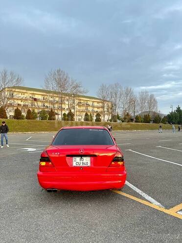 Mercedes C 200 1998, 240,000 km - 2.0 л - Qəbələ