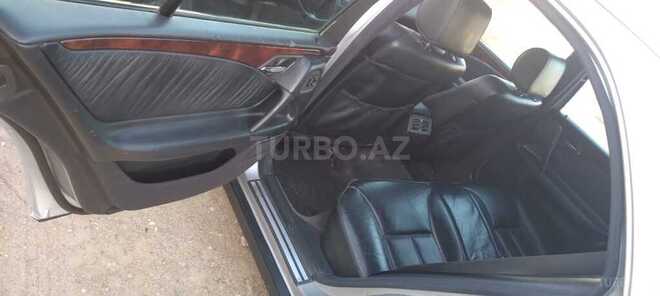 Mercedes E 240 1999, 290,000 km - 2.4 l - Bakı