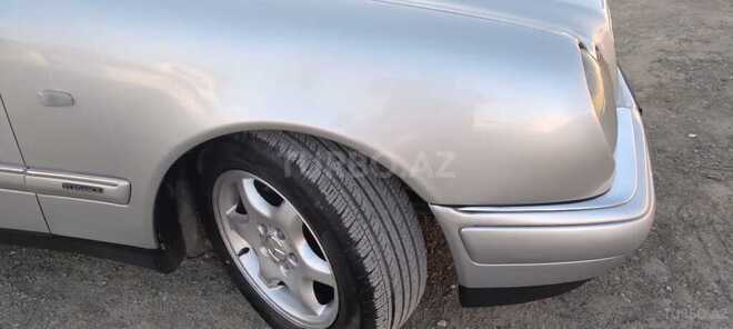 Mercedes E 240 1999, 290,000 km - 2.4 l - Bakı