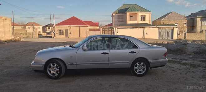 Mercedes E 240 1999, 290,000 km - 2.4 l - Bakı