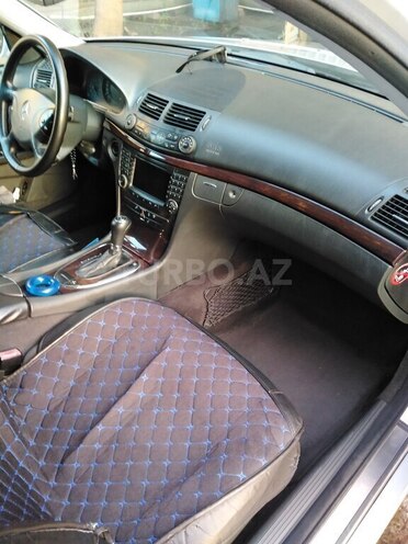 Mercedes E 220 2004, 410,000 km - 2.2 l - Bakı