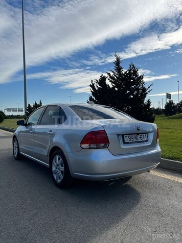 Volkswagen Polo 2014, 242,000 km - 1.6 л - Bakı