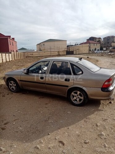 Opel Vectra 1996, 285,000 km - 1.8 l - Sumqayıt