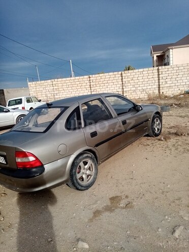 Opel Vectra 1996, 285,000 km - 1.8 l - Sumqayıt