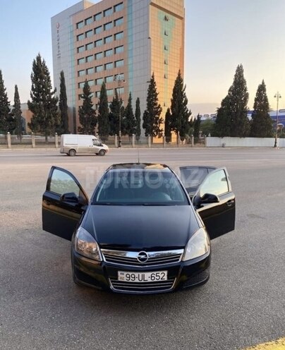 Opel Astra 2010, 240,000 km - 1.4 l - Gəncə