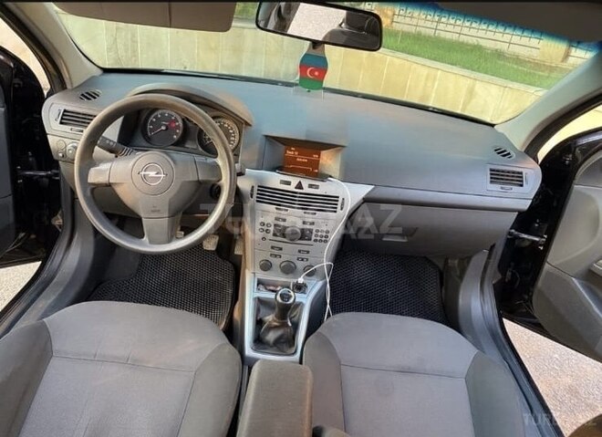 Opel Astra 2010, 240,000 km - 1.4 l - Gəncə