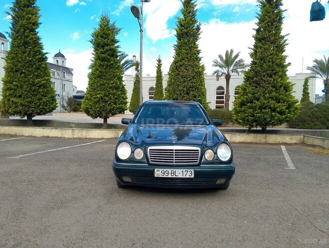 Mercedes E 240 1998, 407,000 km - 2.4 l - Astara