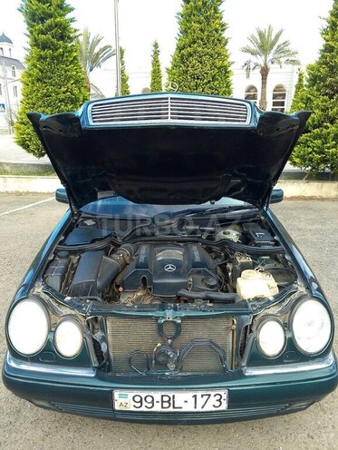 Mercedes E 240 1998, 407,000 km - 2.4 l - Astara