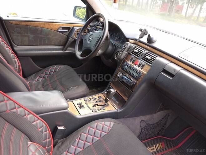 Mercedes E 240 1998, 407,000 km - 2.4 l - Astara