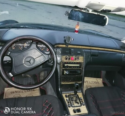 Mercedes E 240 1998, 407,000 km - 2.4 l - Astara