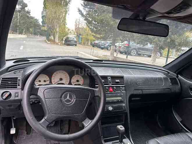 Mercedes C 200