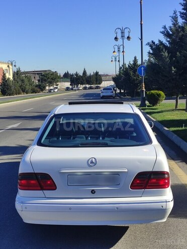 Mercedes E 320 2000, 390,000 km - 3.2 l - Bakı