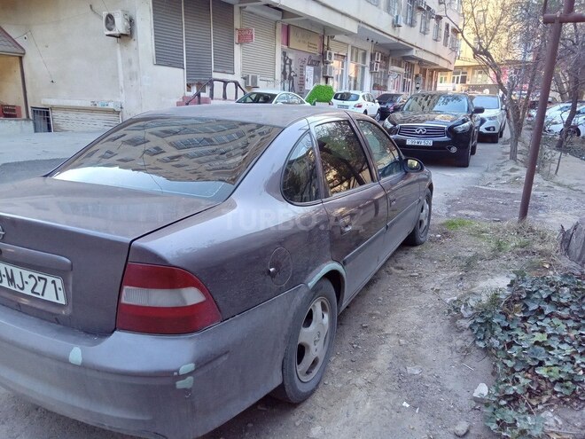 Opel Vectra 1995, 255,000 km - 1.8 л - Bakı