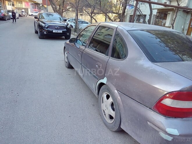 Opel Vectra 1995, 255,000 km - 1.8 л - Bakı