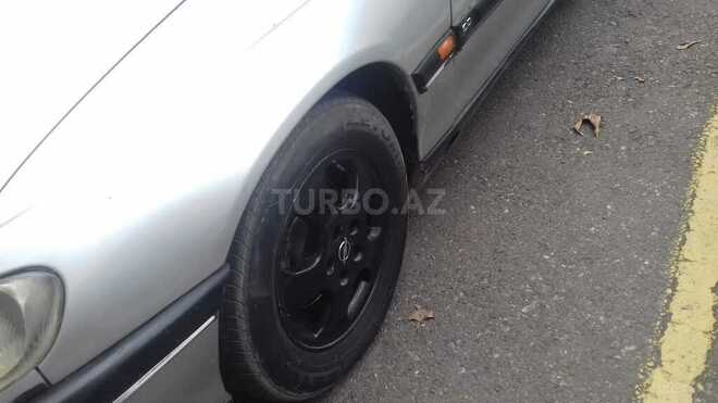 Opel Omega 1996, 258,600 km - 2.0 l - Gəncə