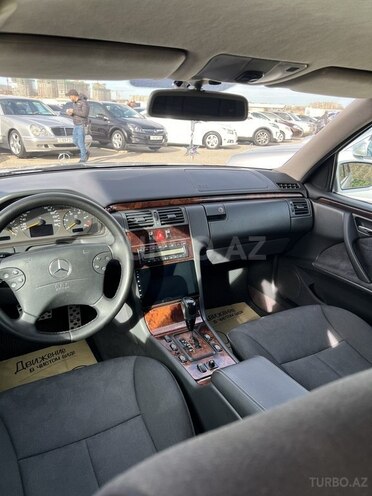 Mercedes E 220 2001, 300,000 km - 2.2 л - Bakı