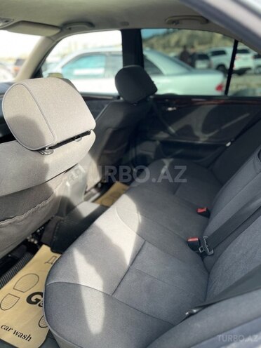 Mercedes E 220 2001, 300,000 km - 2.2 л - Bakı