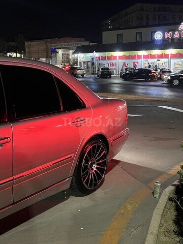Mercedes E 220 2001, 300,000 km - 2.2 л - Bakı