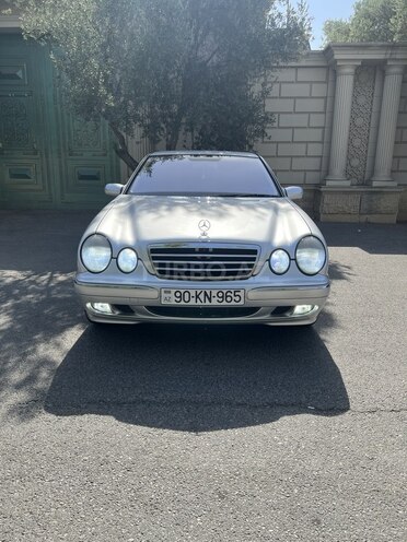 Mercedes E 220 2001, 300,000 km - 2.2 л - Bakı