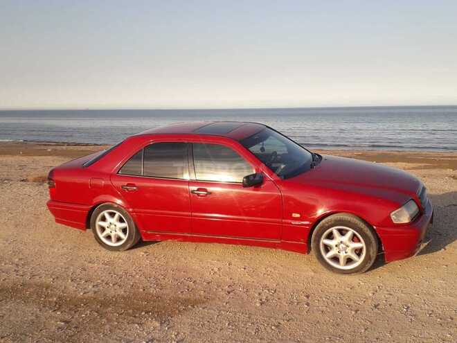 Mercedes C 240 1997, 370,000 km - 2.4 л - Sumqayıt