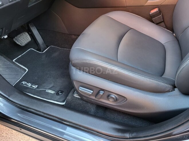 Toyota RAV4 2022, 1,800 km - 2.5 л - Bakı