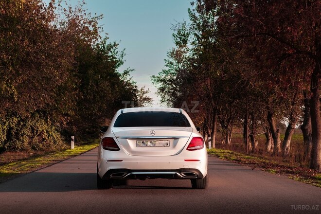Mercedes E 220 2016, 136,000 km - 2.2 l - Bakı