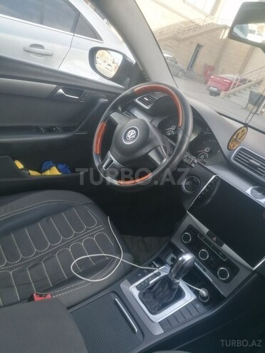 Volkswagen Passat 2011, 275,000 km - 2.5 l - Bakı