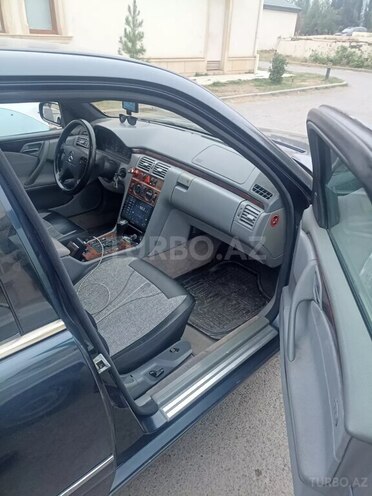 Mercedes E 230 1997, 693,969 km - 2.3 l - Gəncə
