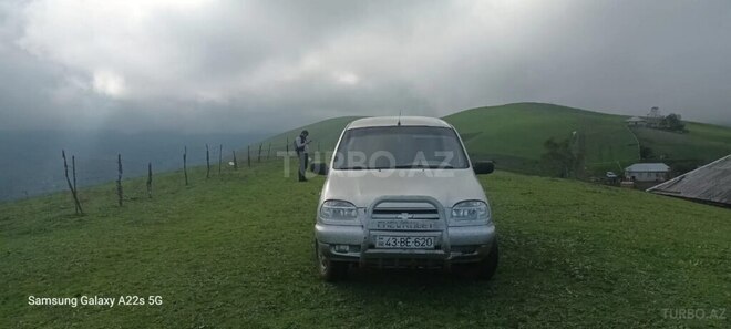 Chevrolet Niva 2005, 230,000 km - 1.7 l - Lerik