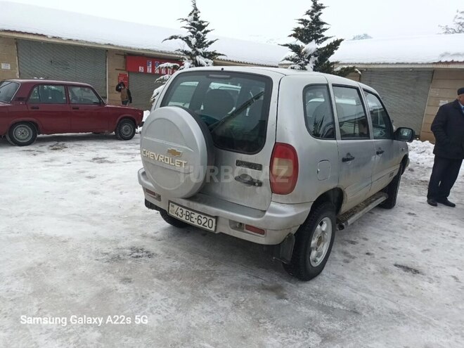 Chevrolet Niva 2005, 230,000 km - 1.7 l - Lerik